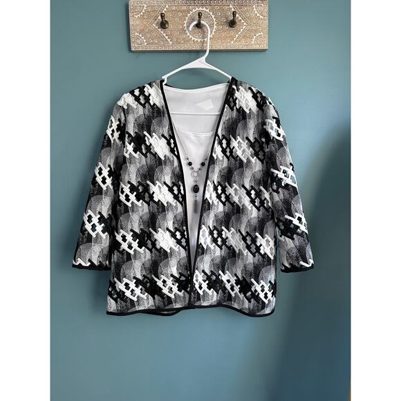 Alfred Dunner Black and White Women's 2 Piece Quarter Sleeve Blouse w/ Necklace - Picture 1 of 6